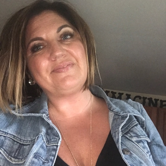 Meet your Posher, Mary - Picture 1 of 1